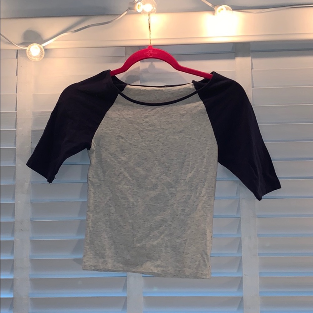Blue and gray short sleeve shirt.